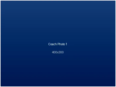 极速体育前教练在战术板前讲解